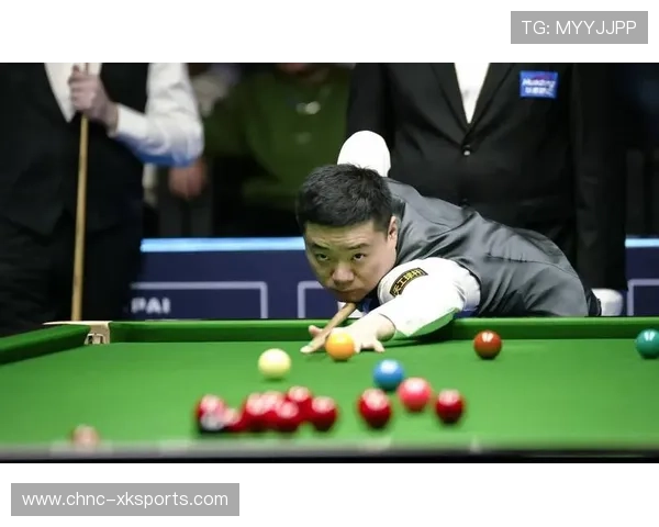 丁俊晖专注力量分配,提高控球柔度 丁俊晖专注力量分配,提高控球柔度